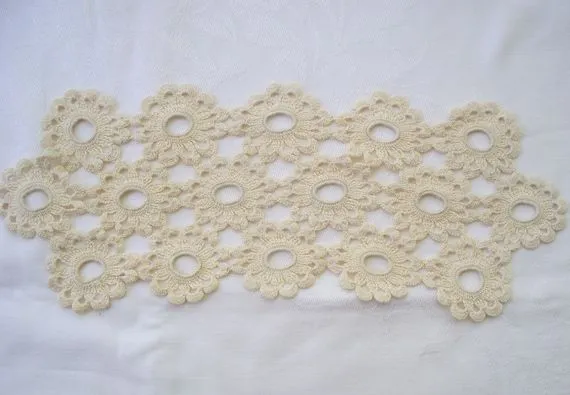 Vintage Crochet Table Runner Handmade Vintage por StillVintage