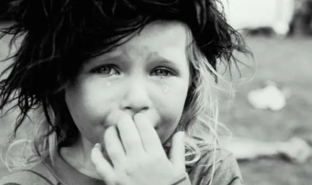 VINTAGE, EL GLAMOUR DE ANTAÑO: Caritas tristes de niños en blanco ...
