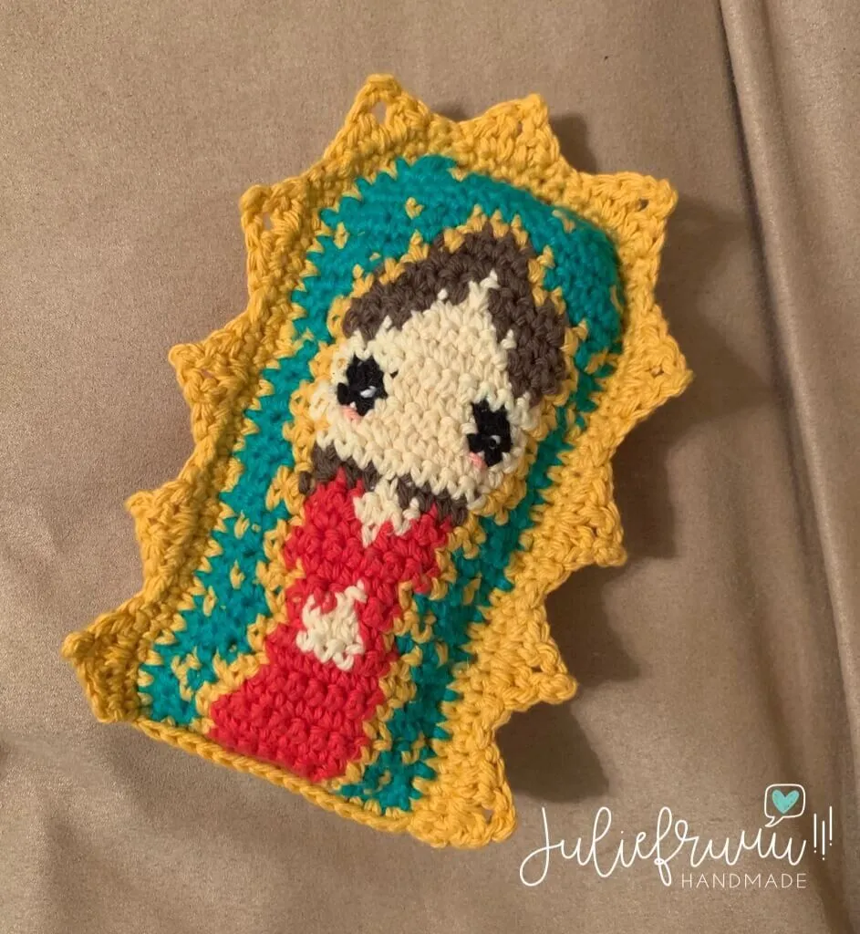 Virgen de Guadalupe Amigurumi Almohadita Patrón Gratis — Juliefruuu Virgen de Guadalupe Amigurumi Almohadita Patrón Gratis — Juliefruuu