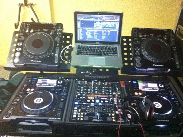 VIRTUAL DJ SOFTWARE - Album Rumbas 2011- principios 2012 VIRTUAL DJ SOFTWARE - Album Rumbas 2011- principios 2012