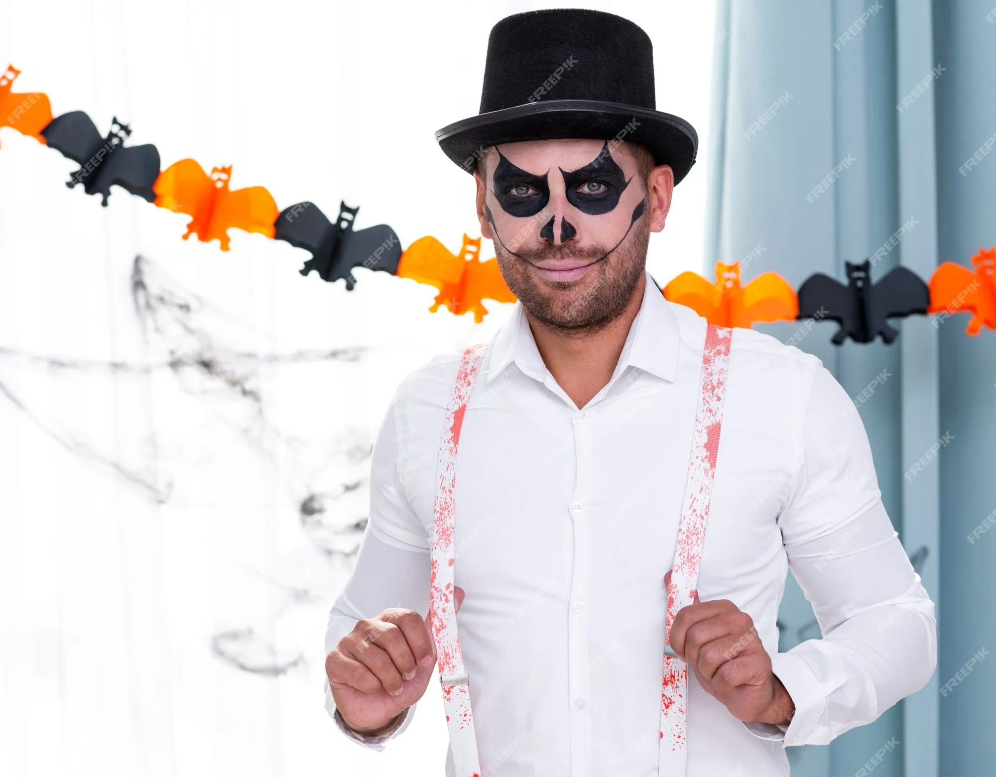 Vista frontal hombre con cara pintada para halloween | Foto Gratis Vista frontal hombre con cara pintada para halloween | Foto Gratis