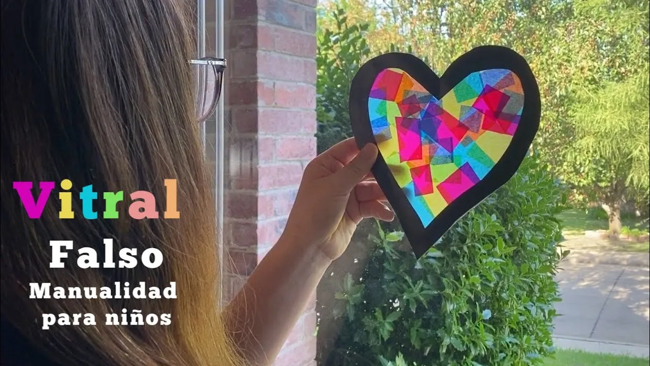 Vitral de Papel de China de Colores - Manualidades para Niños - YouTube Vitral de Papel de China de Colores - Manualidades para Niños - YouTube