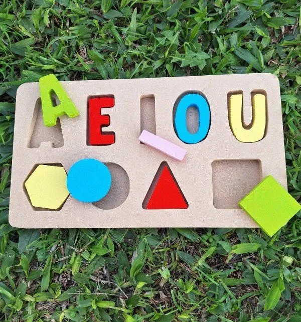 VOCALES + FIGURAS GEOMETRICAS - Colorin Colorado juegos