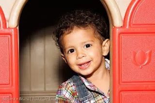 Você tem cabelos cacheados. Lindos cabelos castanhos cacheados. Uns ... Você tem cabelos cacheados. Lindos cabelos castanhos cacheados. Uns ...