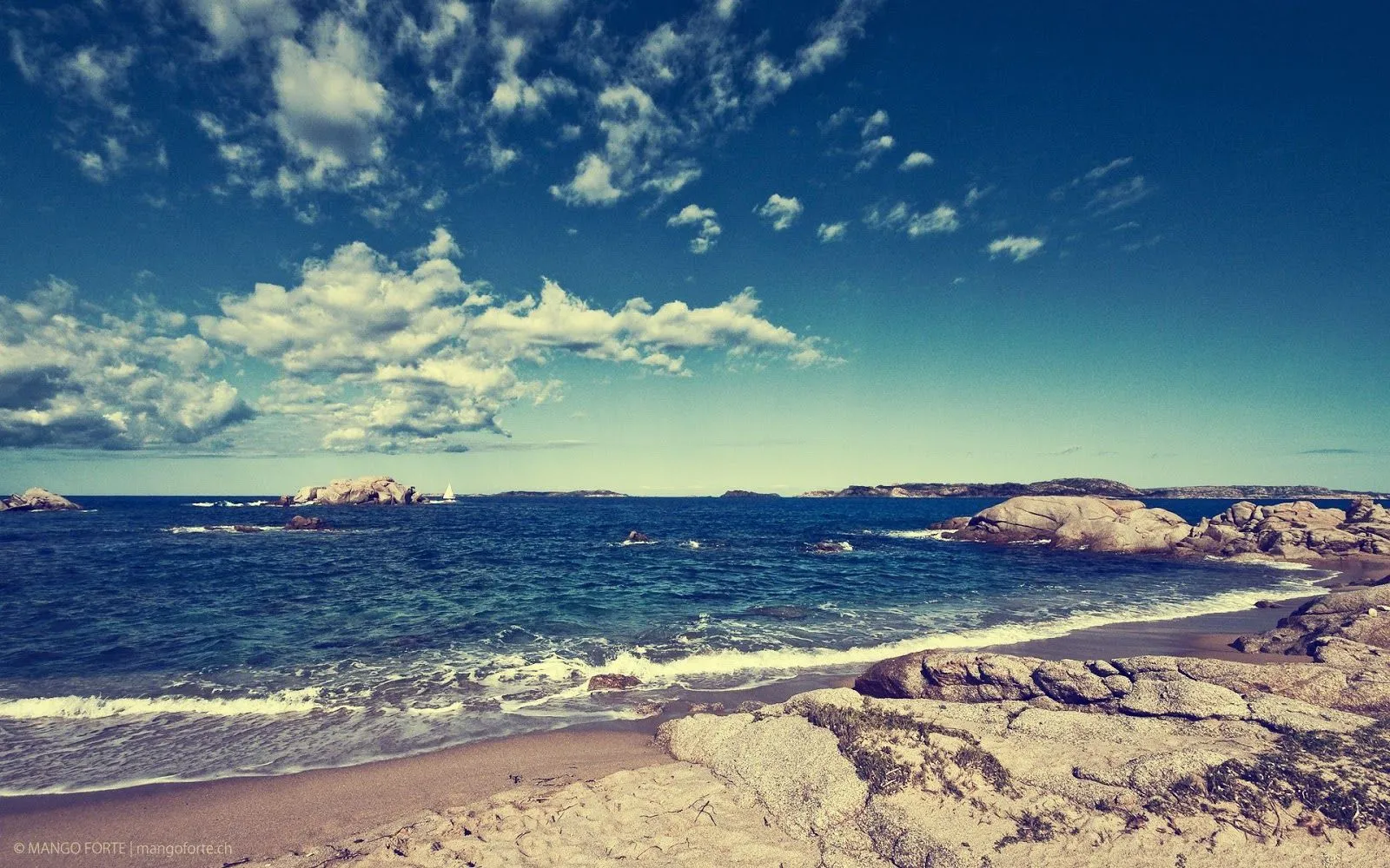 Wallpaper de una bella playa bañada por el sol | wallpapernarium Wallpaper de una bella playa bañada por el sol | wallpapernarium