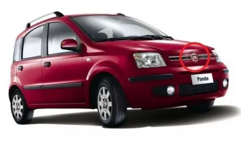 Warum ist das Automarkenzeichen von Fiat bei manchen Modellen rot ... Warum ist das Automarkenzeichen von Fiat bei manchen Modellen rot ...