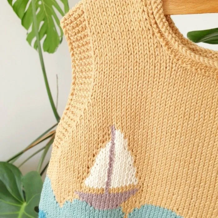 Wavy - Chaleco para niños | Patrones | - Hobbii.es Wavy - Chaleco para niños | Patrones | - Hobbii.es