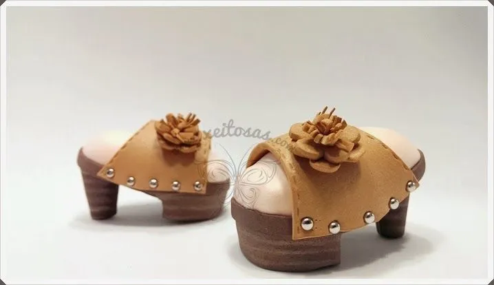 Xeitosas : Zuecos y bolso para fofucha