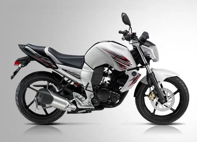 Yamaha Byson FZ16, como sus hermanas mayores pero económica Yamaha Byson FZ16, como sus hermanas mayores pero económica