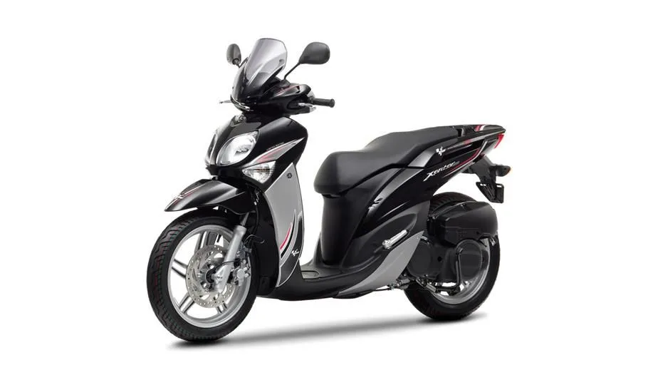 YAMAHAXenter150MotoGP-4462_4.jpg