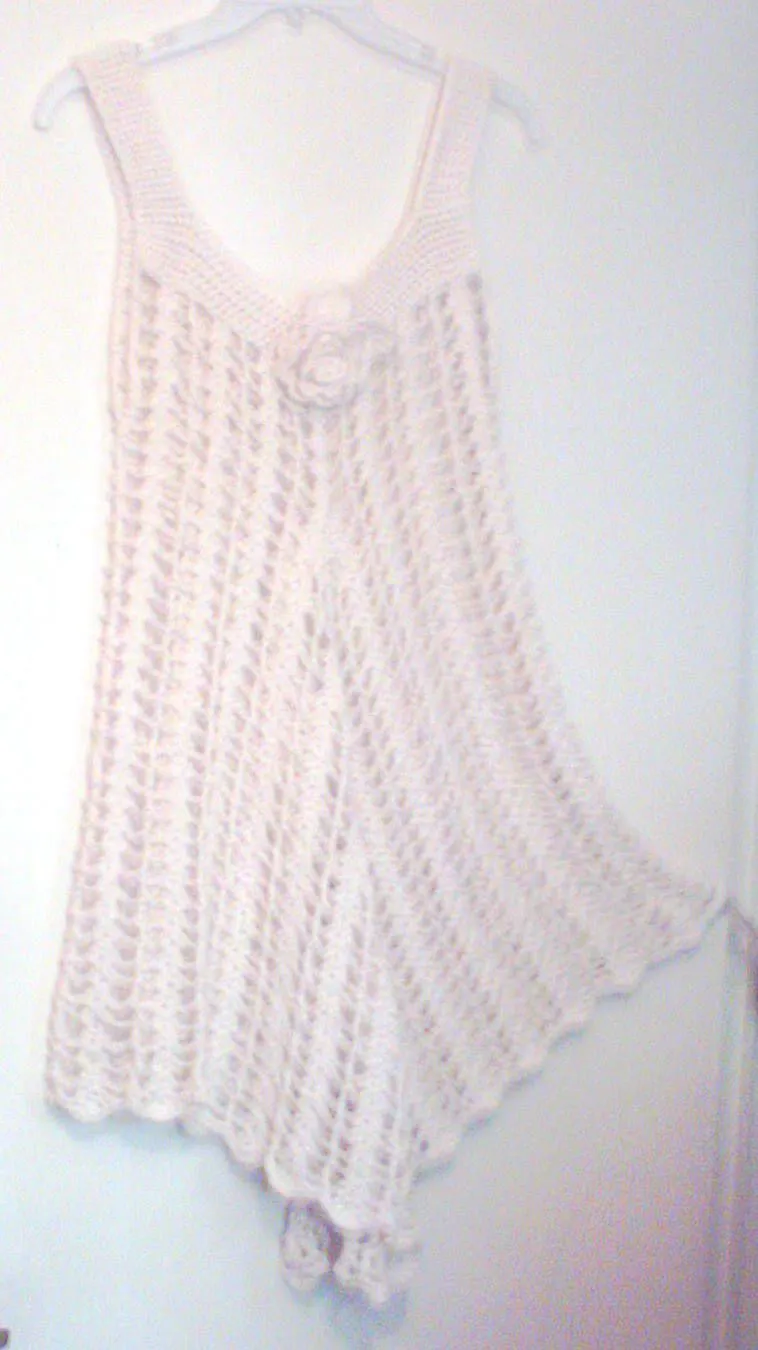 yolanda19371: Blusón en punta, calado, a crochet, en algodón. yolanda19371: Blusón en punta, calado, a crochet, en algodón.