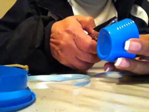 Como Hacer un Zapatito de Bebé con un Vaso - YouTube