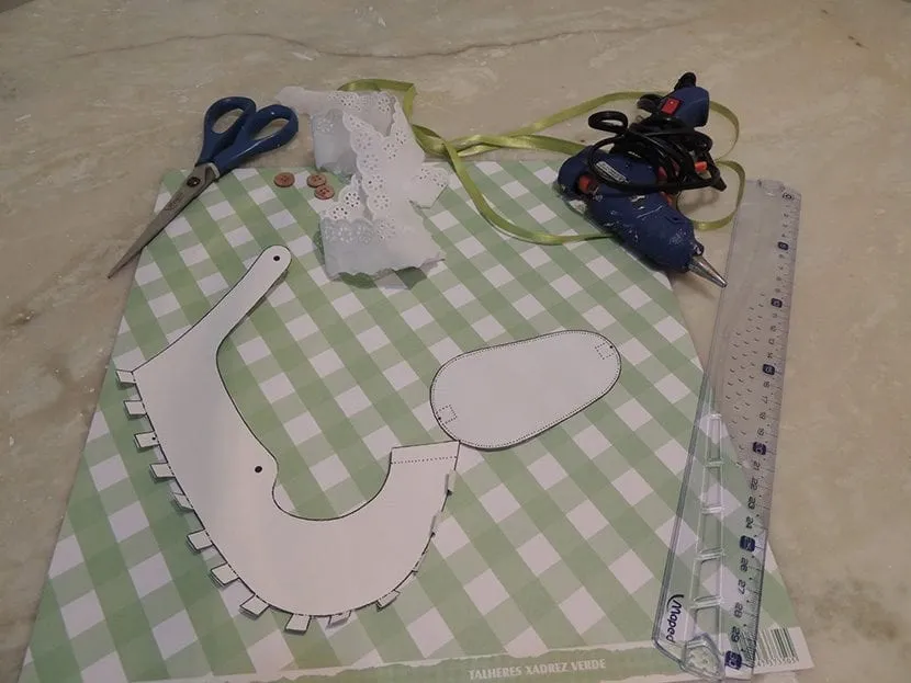 Zapatitos de bebe para Baby Shower | Manualidades On Zapatitos de bebe para Baby Shower | Manualidades On