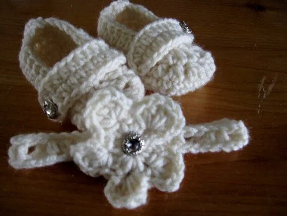 Zapatitos de bebe de crochet mas deadema GRATIS por Karohook Zapatitos de bebe de crochet mas deadema GRATIS por Karohook