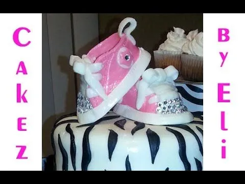 Como Hacer Zapatitos De Bebe Con Fondant - YouTube Como Hacer Zapatitos De Bebe Con Fondant - YouTube