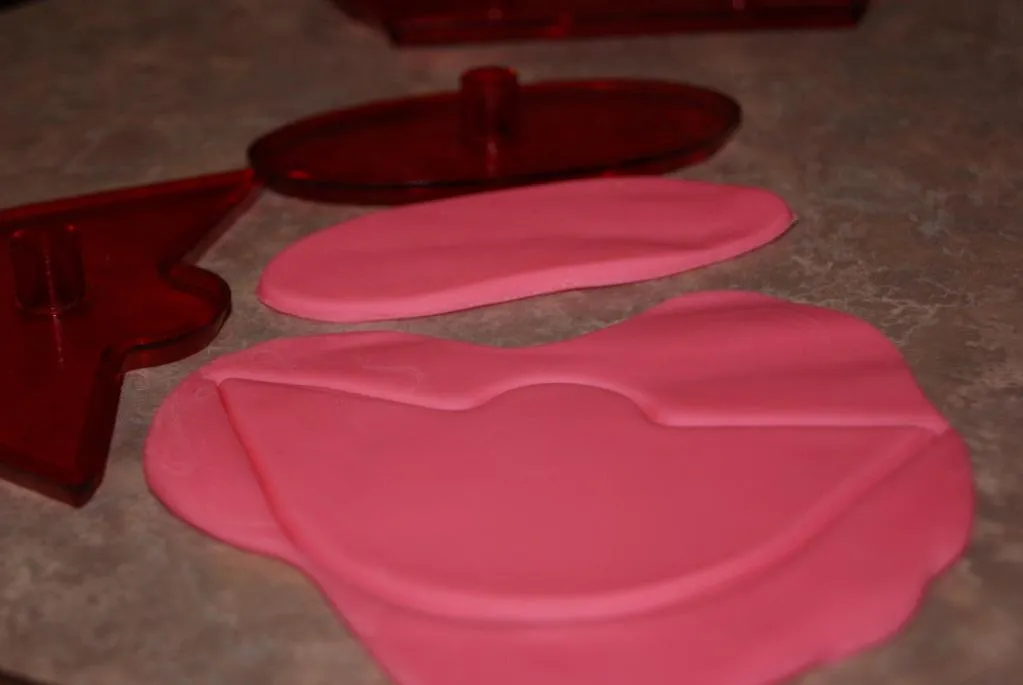 Como hacer zapatitos de bebé en pasta de goma para baby shower ...