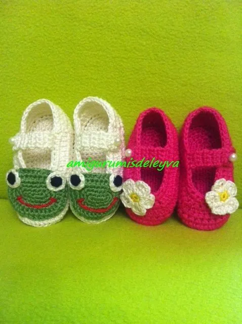 Zapatitos Blancos de Ranita y Fucsias de Flor a Crochet ...