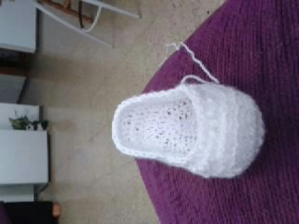 zapatitos a crochet | Aprender manualidades es facilisimo.