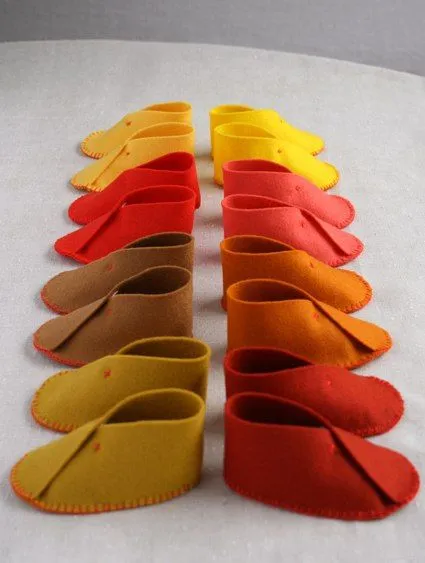 Zapatitos de fieltro para bebés - Guía de MANUALIDADES