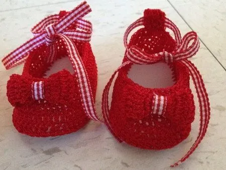 Zapatitos de Navidad: tutorial a crochet | Tejidos, Tejido and Navidad
