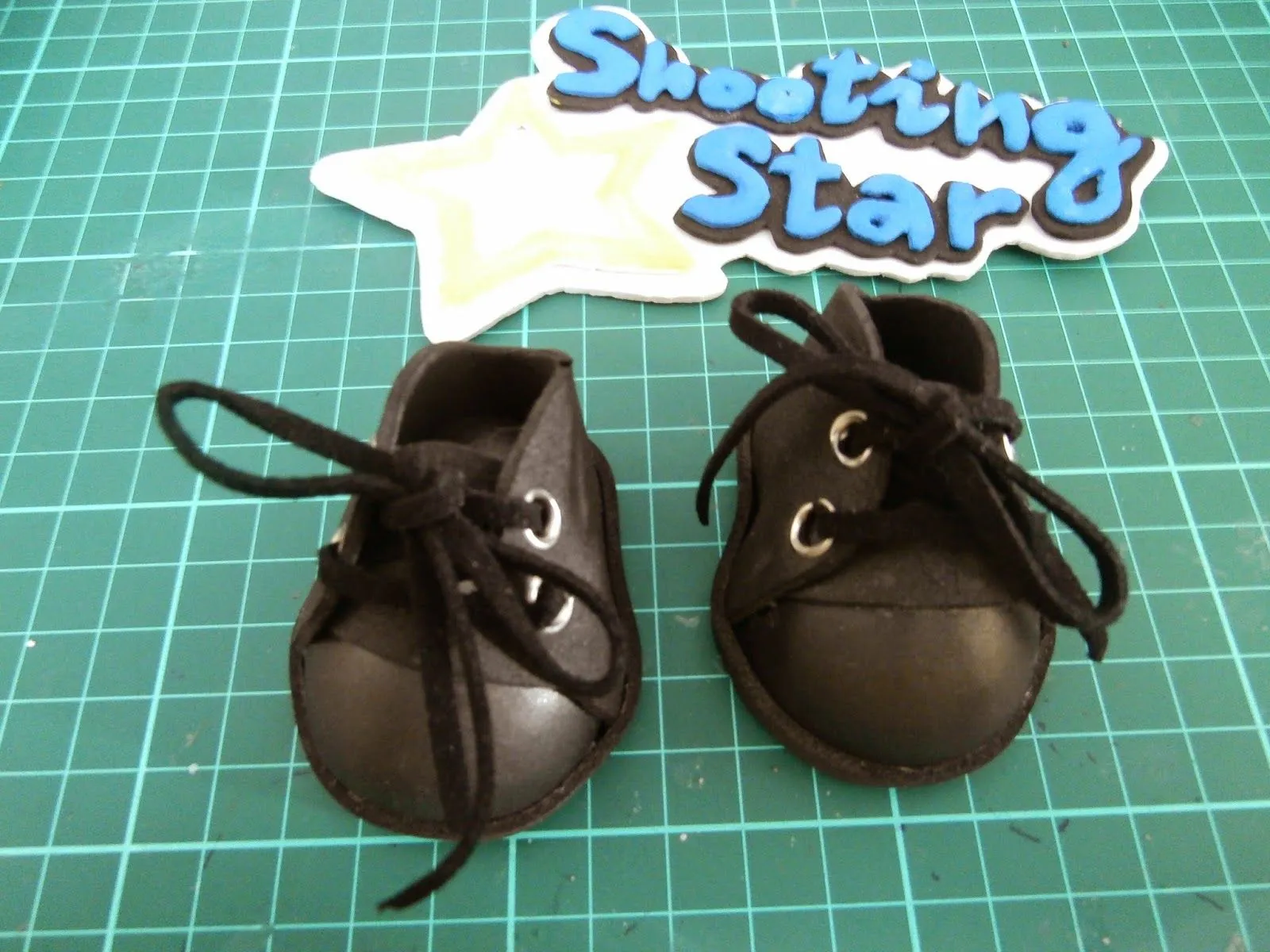 Zapatos básicos de goma eva paso a paso ~ Shooting Star Manualidades Zapatos básicos de goma eva paso a paso ~ Shooting Star Manualidades