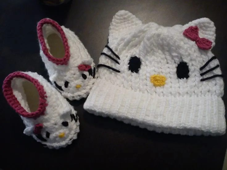 zapatos y gorro hello kitty | tejido | Pinterest | Zapatos, Hello ...