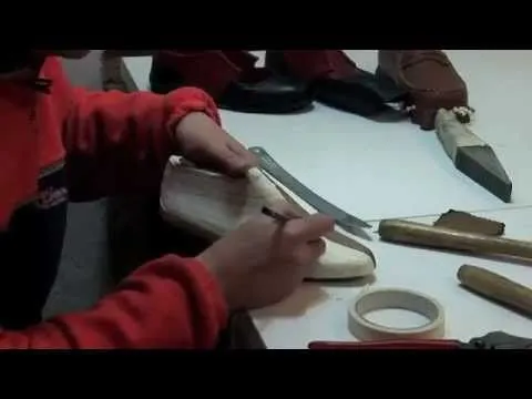 Cómo hacer tus propios zapatos en Opció Diamant Barcelona - YouTube Cómo hacer tus propios zapatos en Opció Diamant Barcelona - YouTube