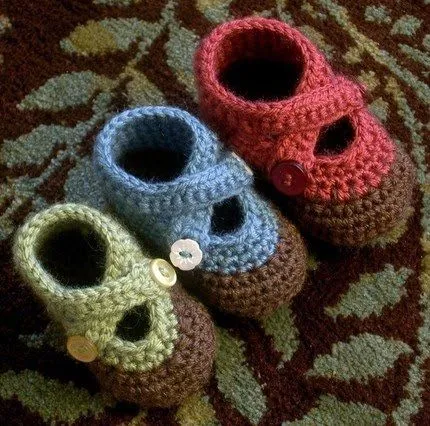 ALBUN DE TEJIDOS PARA BEBE: ZAPATITOS A CROCHET