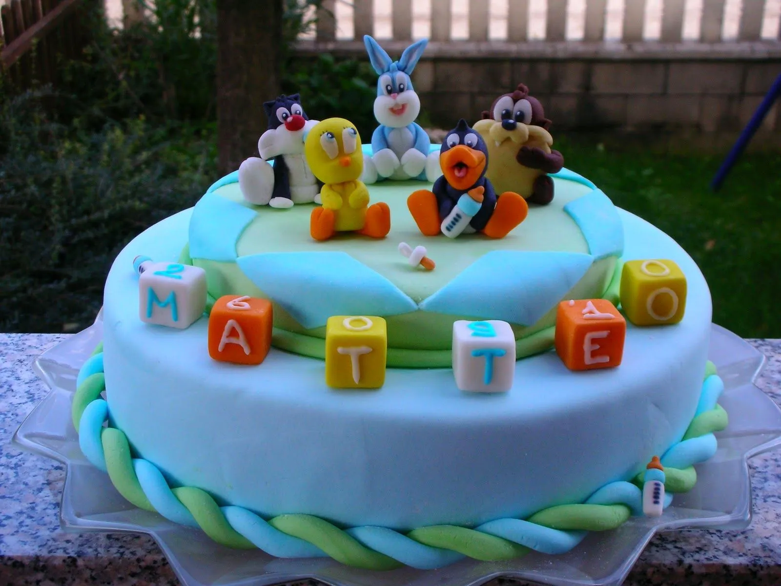 Torta de looney tunes baby - Imagui