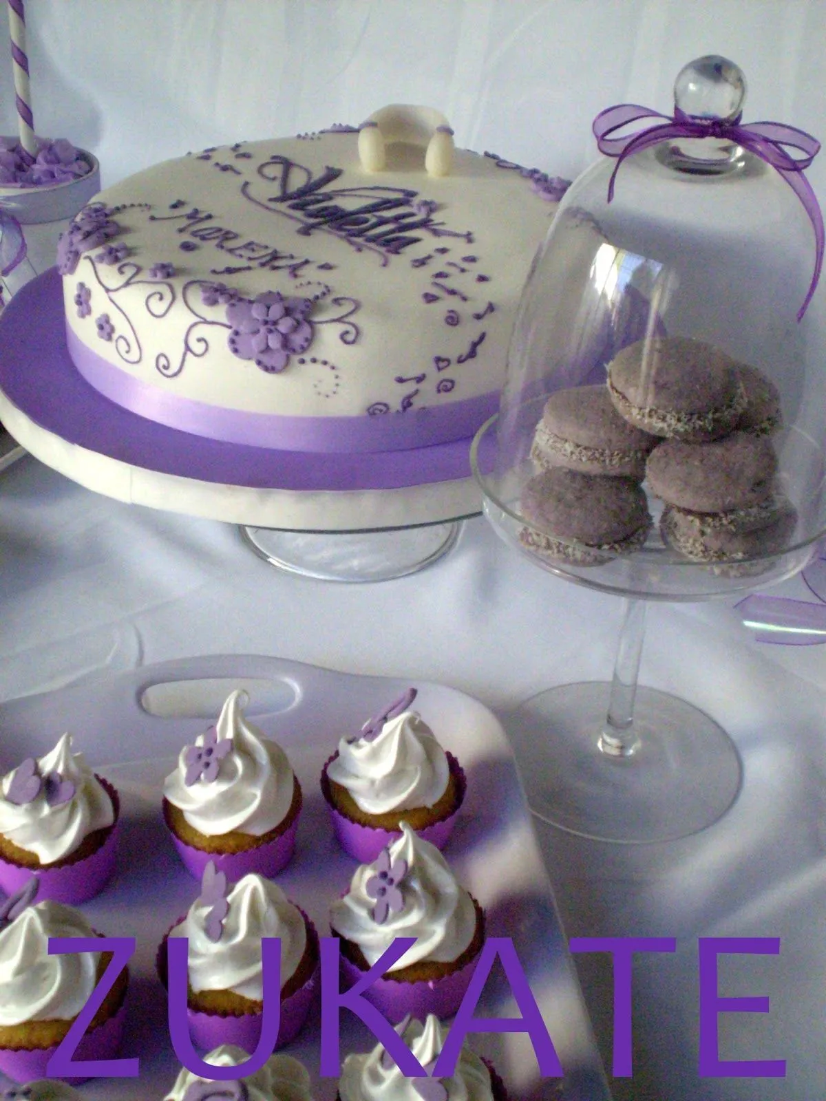 ZUKATE: MESA DULCE DE VIOLETTA